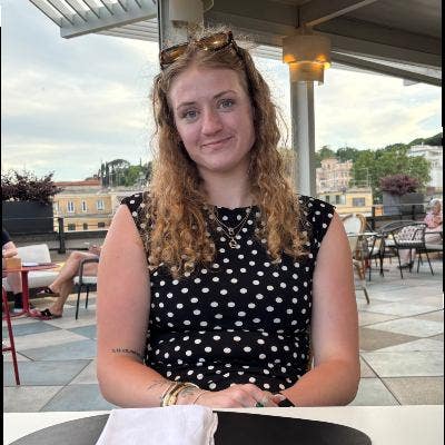 Friendly, outgoing student seeking room near UofD! Main Photo