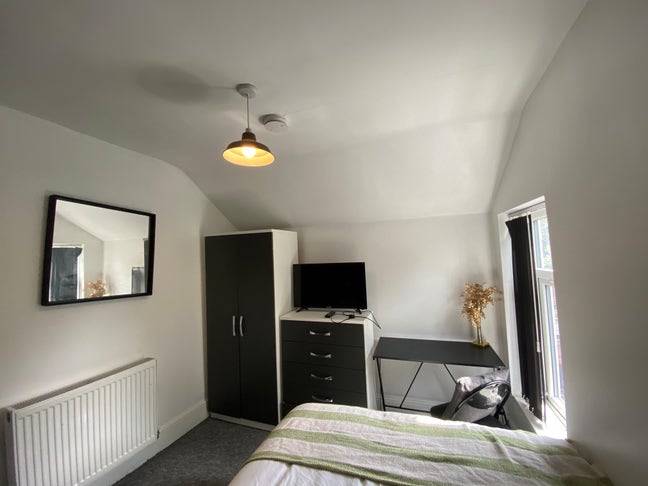 A Spacious House Share with Four Bedroom's Main Photo