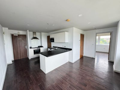 Luxury 1 Bed Basildon City Center  Main Photo