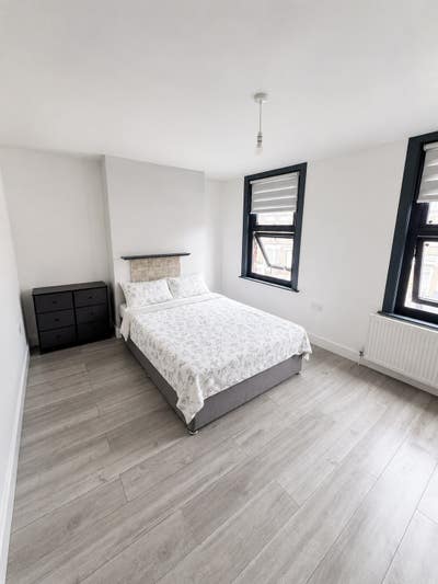 Tottenham Large Double Room|1 person |0 Deposit Main Photo