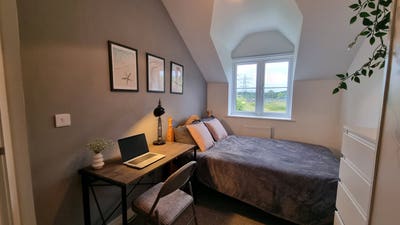 Double room in modern professional house Main Photo