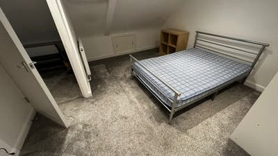 Double Room with En Suite for Rent in Shared House Main Photo
