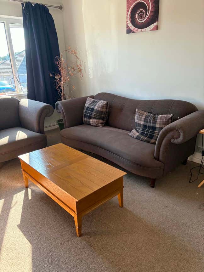 Double room in shared bungalow  Main Photo