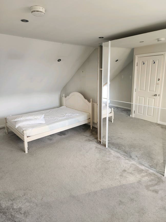 Double room in refurbished house in Chiswick Main Photo