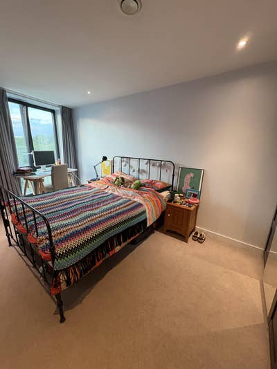 Double room in East London Main Photo