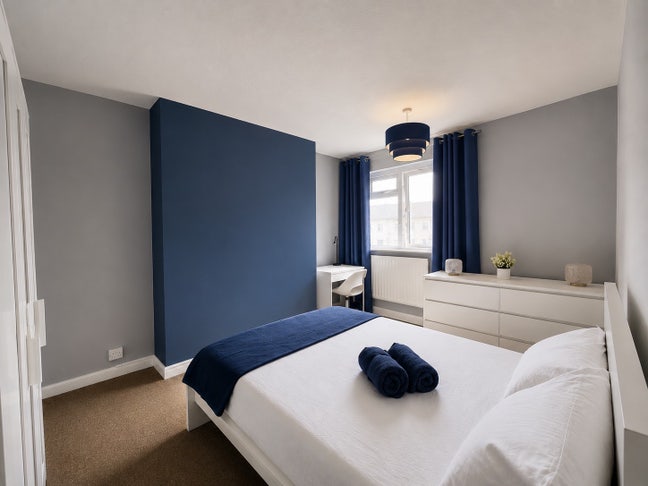 🏡✨2 Bright Room in KT2 – Great Area & Furnished ✨ Main Photo