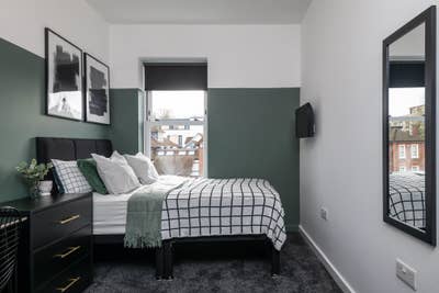 Lovely Double Offsuite  - City Centre House Share Main Photo