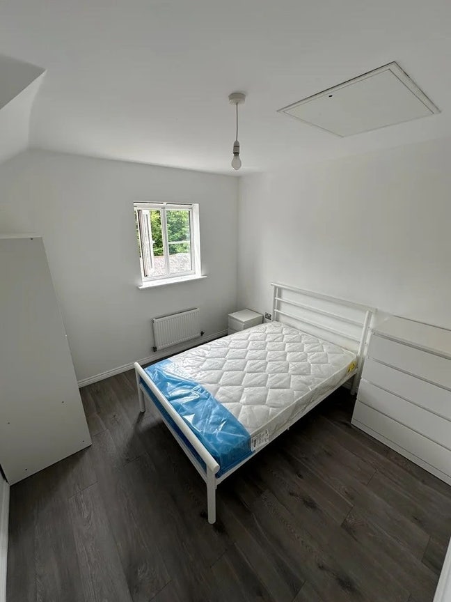 Double Room to rent - Broxbourne  Main Photo