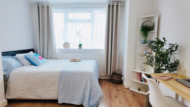 Large Stylish Double | Wfh Space | Parking | &pound;825 Main Photo