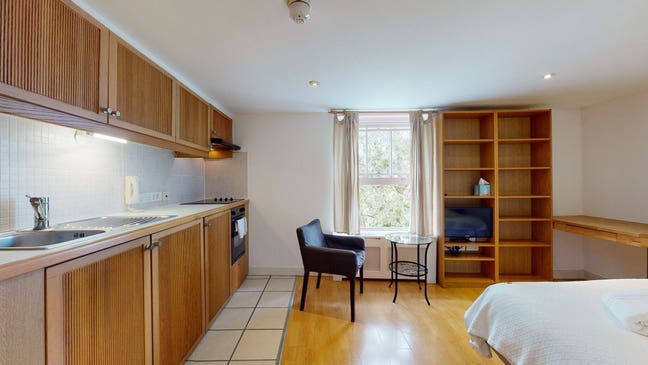 Most Bills Included/Spacious Studio Next to Euston Main Photo