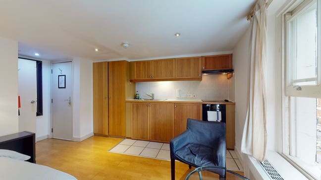 Most Bills Included/Spacious Studio Next to Euston Main Photo