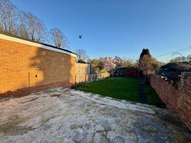 Spacious 4-Bedroom House to Rent  Near Rayners Lan Main Photo