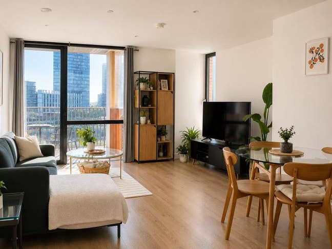 Spacious comfortable and convenient flat  Main Photo