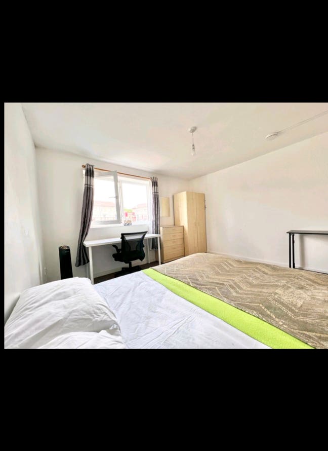 6 Huge Rooms, Canning Town, Forest Gate, E16 & E7☎ Main Photo