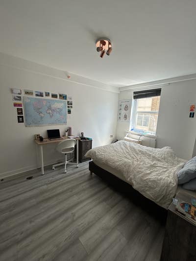 Cosy room in modern flat Main Photo