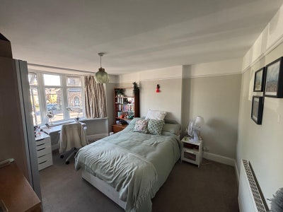 Double room in Ealing Flat Main Photo