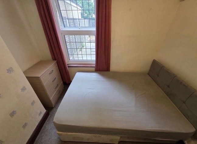 ✨🛏️ Large Single Room with Double Bed - Croydon  Main Photo