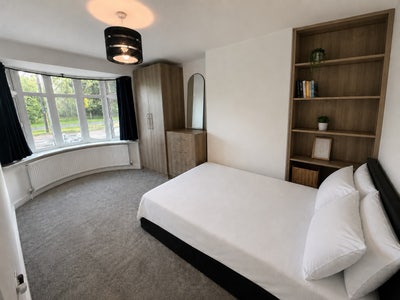 XXL En-suite room  Main Photo