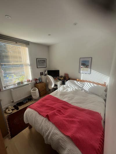 Room Overlooking Clapham Common Main Photo