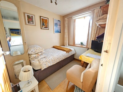 Single midweek room in lovely Ealing house Main Photo