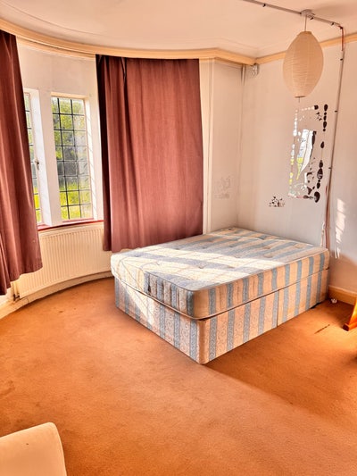 Double room BRENT CROSS Main Photo