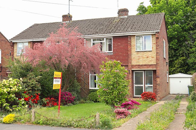 3 bed semi detached house share Main Photo