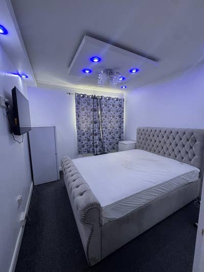 Spacious double room in calm and relaxing home  Main Photo