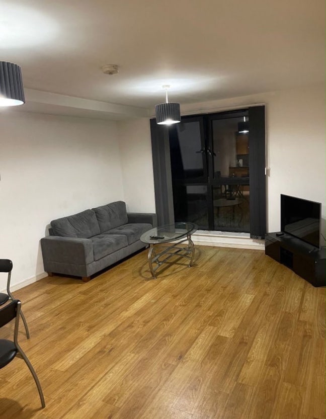 Spacious double room in Manchester  Main Photo