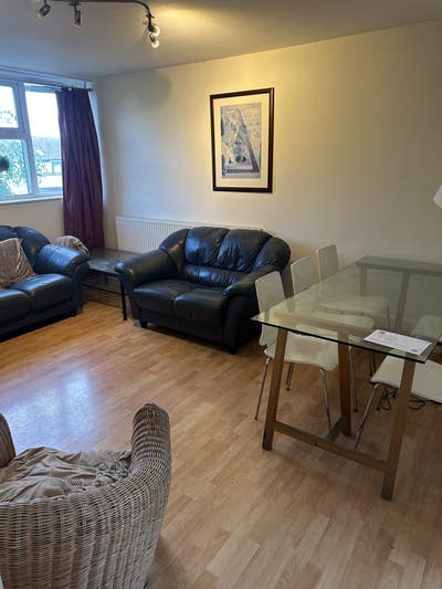 Two rooms available in Battersea Main Photo