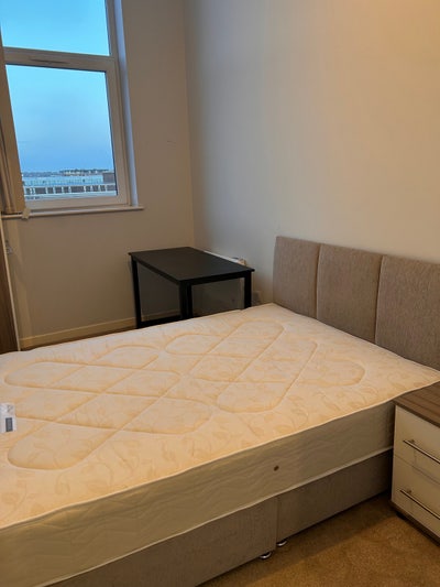 Cozy furnisheddouble room available-great location Main Photo