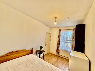 Single  Room Main Photo