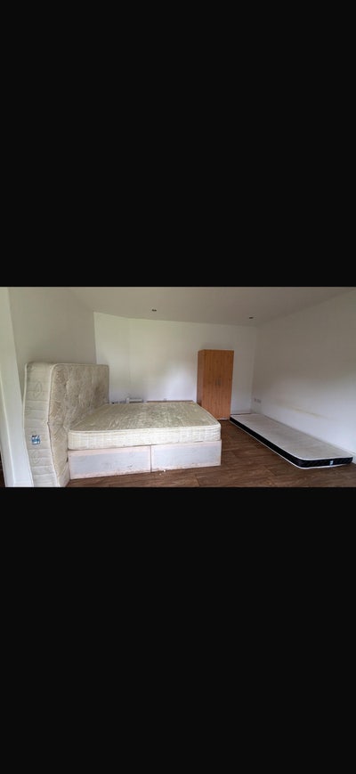 Large Furnished Double Room – All Bills Inc. Main Photo