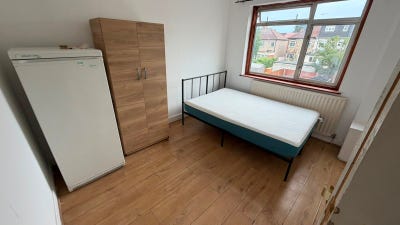 4 Ensuite Bedrooms near Station-All Bills Included Main Photo