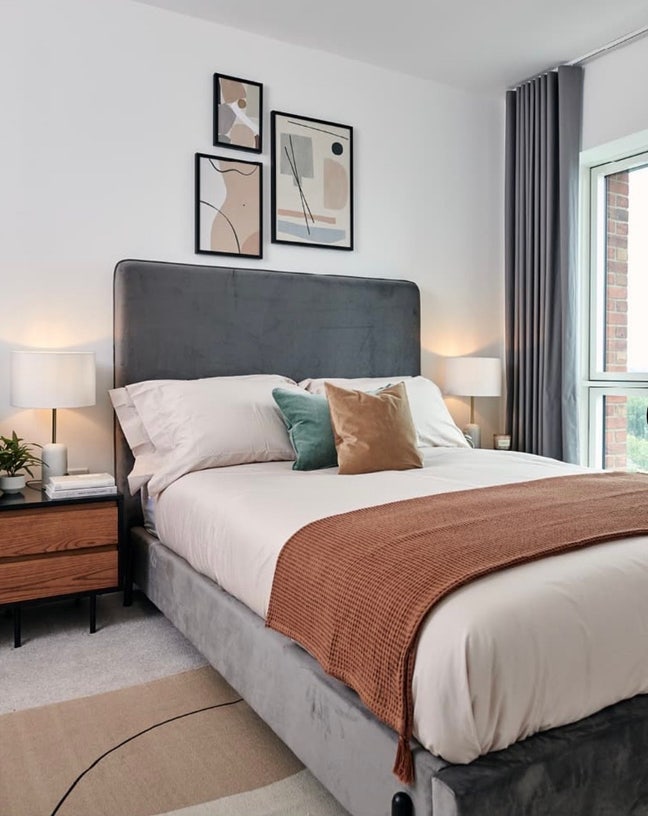 1 En-suite Double Room available in 2 Bedroom Flat Main Photo