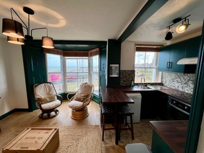 Beautiful Flat with Seaside View  Main Photo
