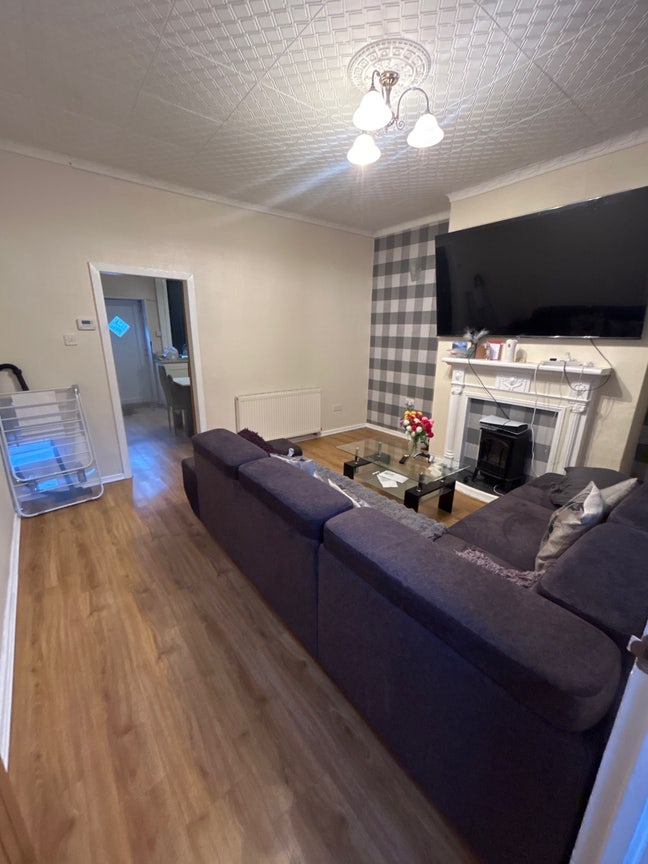 Double Room to Rent-Clean and Respectful Main Photo