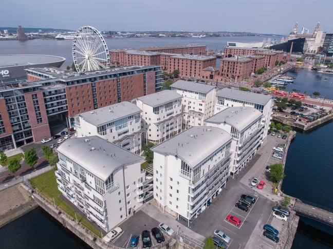 Two bedroom apartment with parking Main Photo