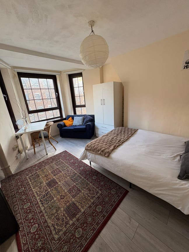 Bright Double Room | Rhodes House  Main Photo
