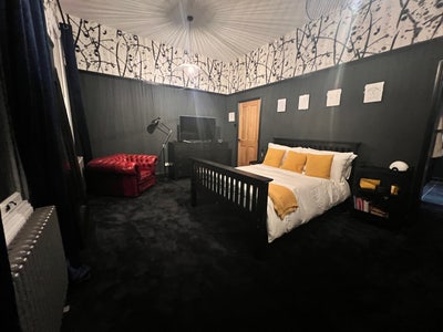 Large En-Suite Double Room with lounge and gym  Main Photo