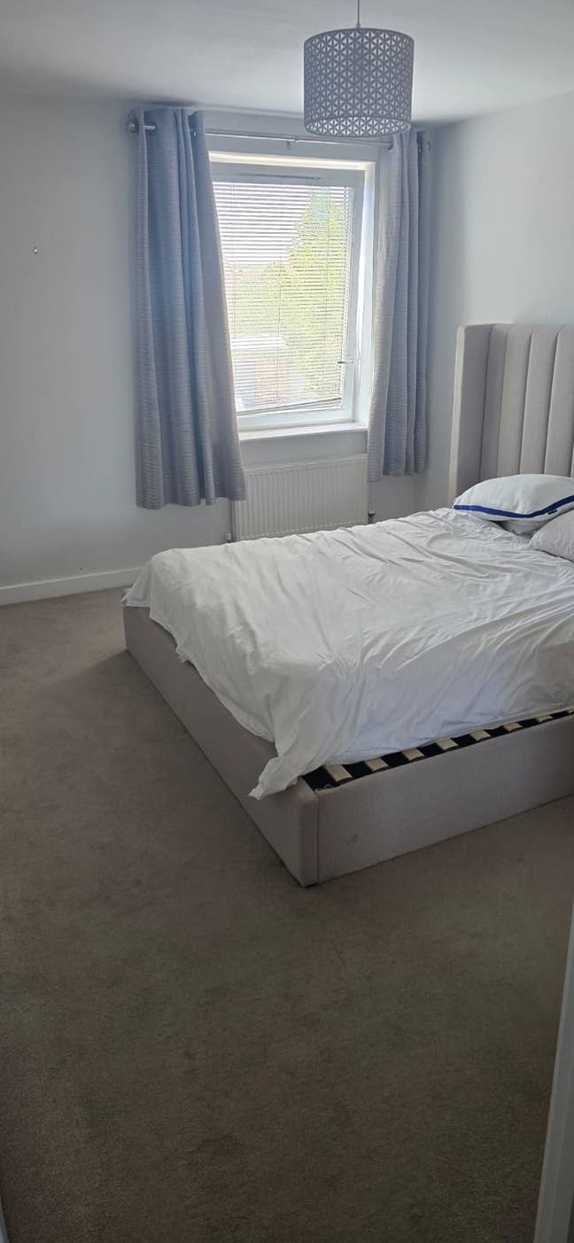 Clean room Main Photo