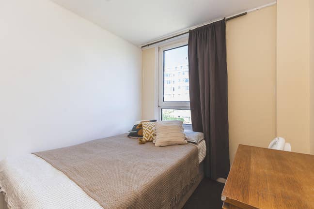  🏠 Huge Double room In prime Location!  🏠 Main Photo