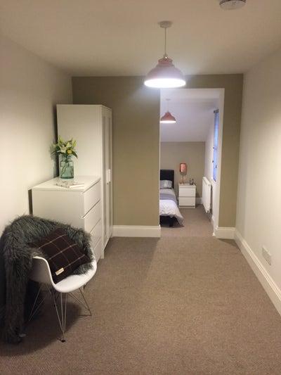 Spacious Double Room and En Suite in Heaton Main Photo