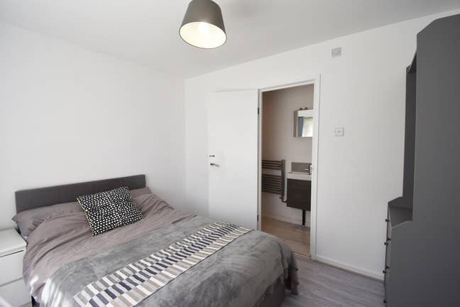 ENSUITE Room in Chislehurst- 5 mins from Stn!  Main Photo