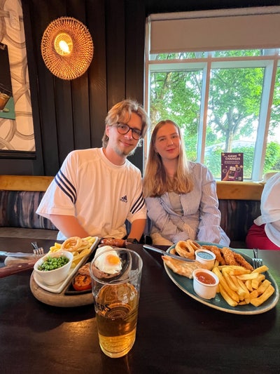 Couple looking for long-term accommodation Main Photo