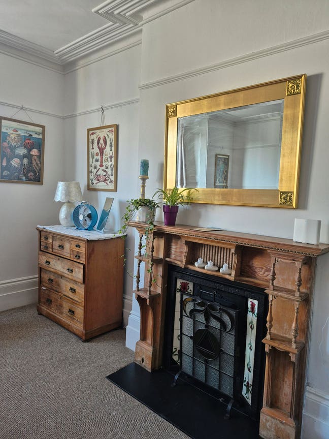 Lovely big room available, 20 seconds to the beach Main Photo