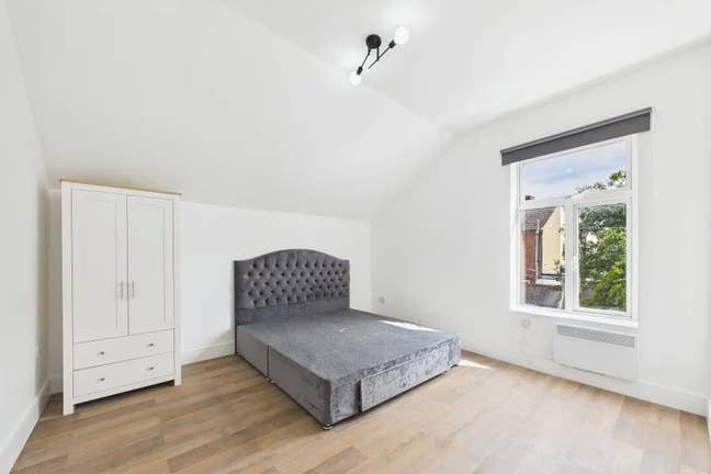 Large En-Suite Rooms with Kitchenettes  Main Photo
