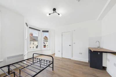 Large En-Suite Rooms with Kitchenettes  Main Photo
