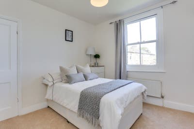 Thames Pathway - Stunning House Share Main Photo