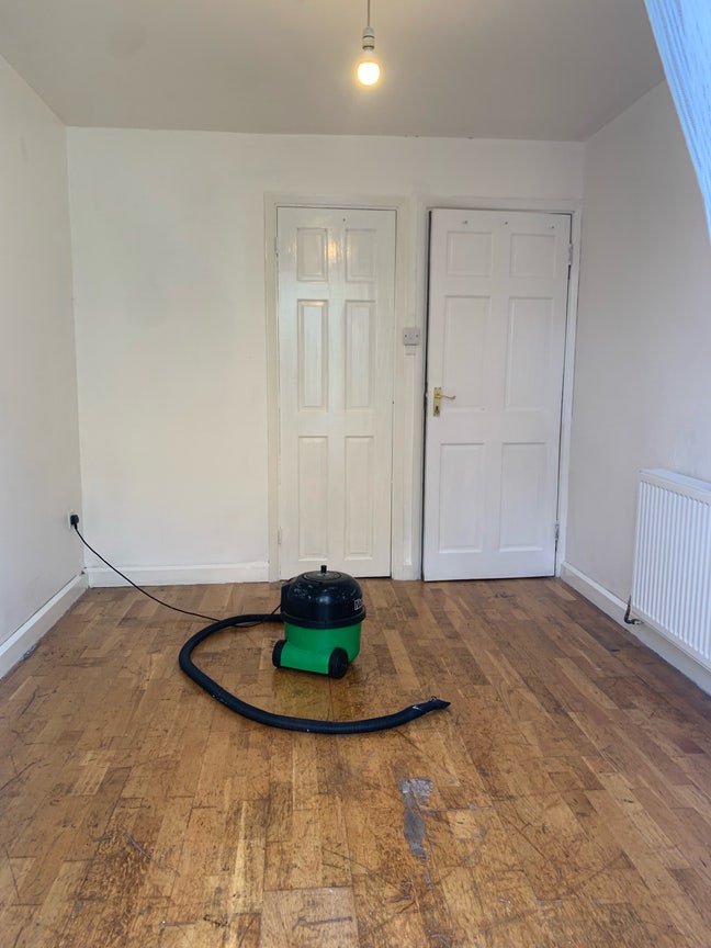 🏡 Room Available – Bright & Spacious Double Room Main Photo