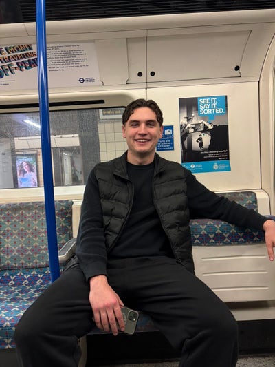 Hi my name is Liam Sloane im 23 and a student... Main Photo